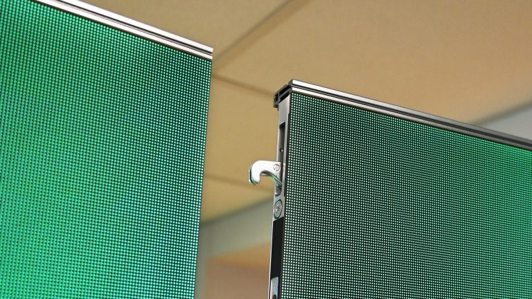 LED екрани P1.8 - безрамкова технология под наем